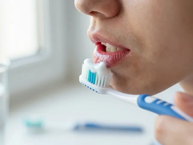 Jak zahojit dásně rychle a bez komplikací