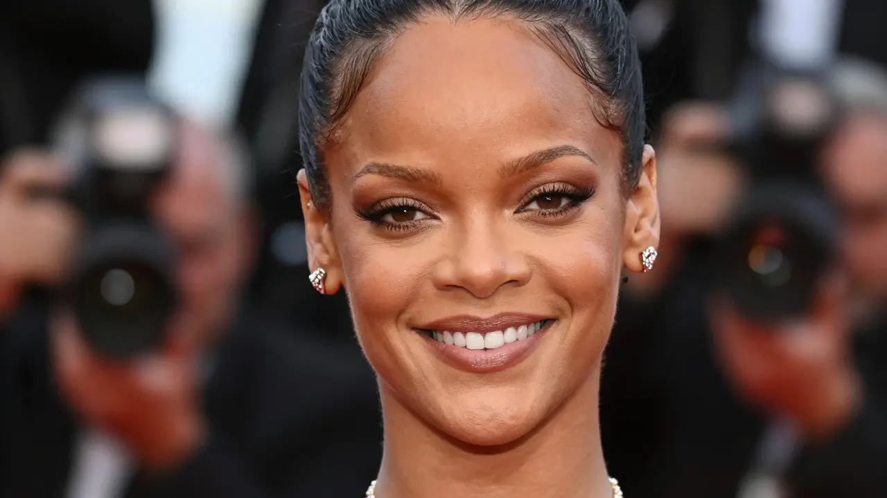 Proč některé celebrity milují svou mezeru mezi zuby