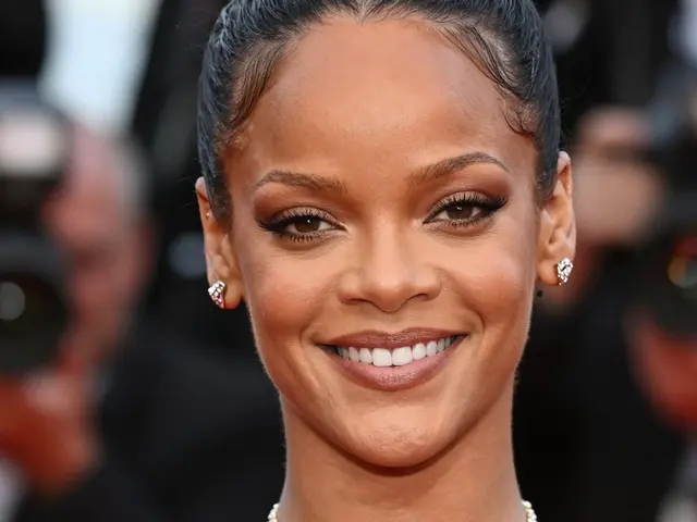 Proč některé celebrity milují svou mezeru mezi zuby