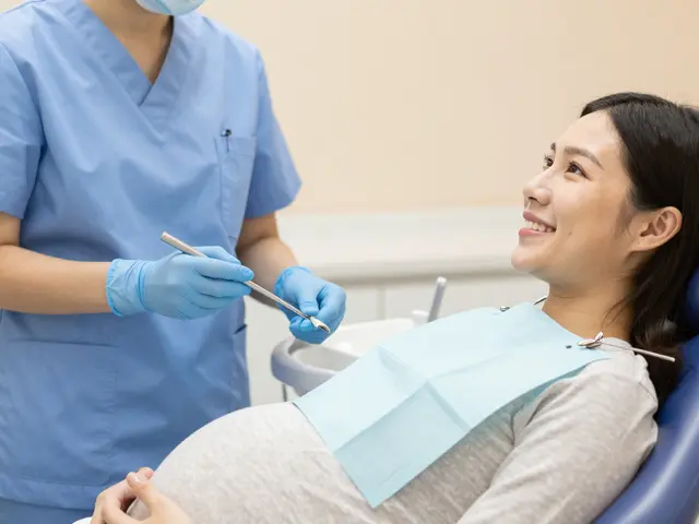 Dentální hygiena během těhotenství: Proč je klíčová pro vás i miminko