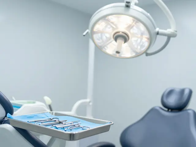 Jak dlouho trvá vytržení osmičky? Čas, bolest a rekonvalescence